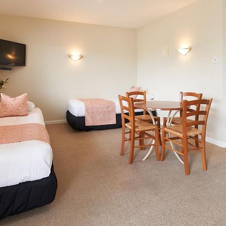 Wine Country Motel Havelock North Bagian luar foto