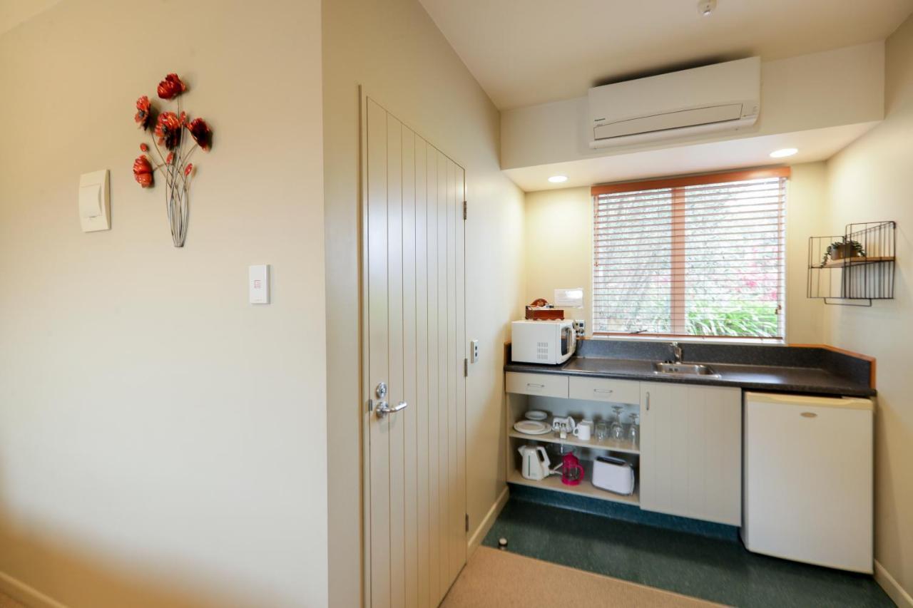 Wine Country Motel Havelock North Bagian luar foto