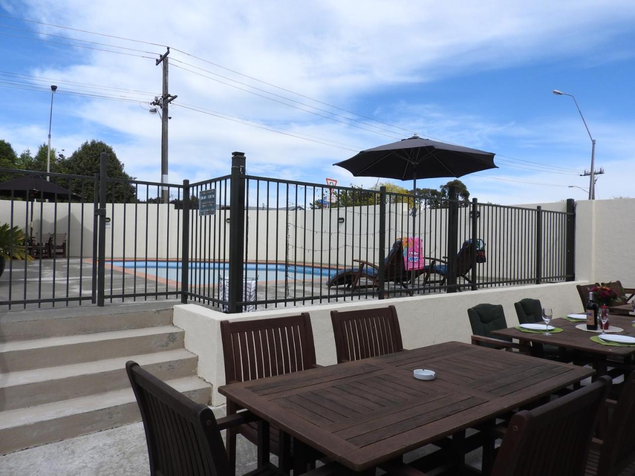 Wine Country Motel Havelock North Bagian luar foto