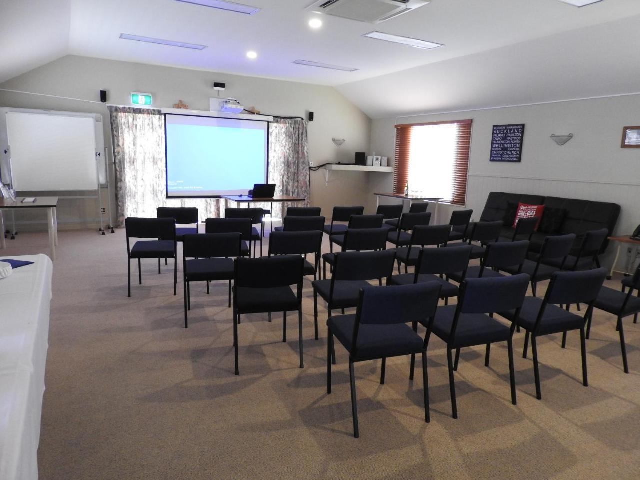 Wine Country Motel Havelock North Bagian luar foto