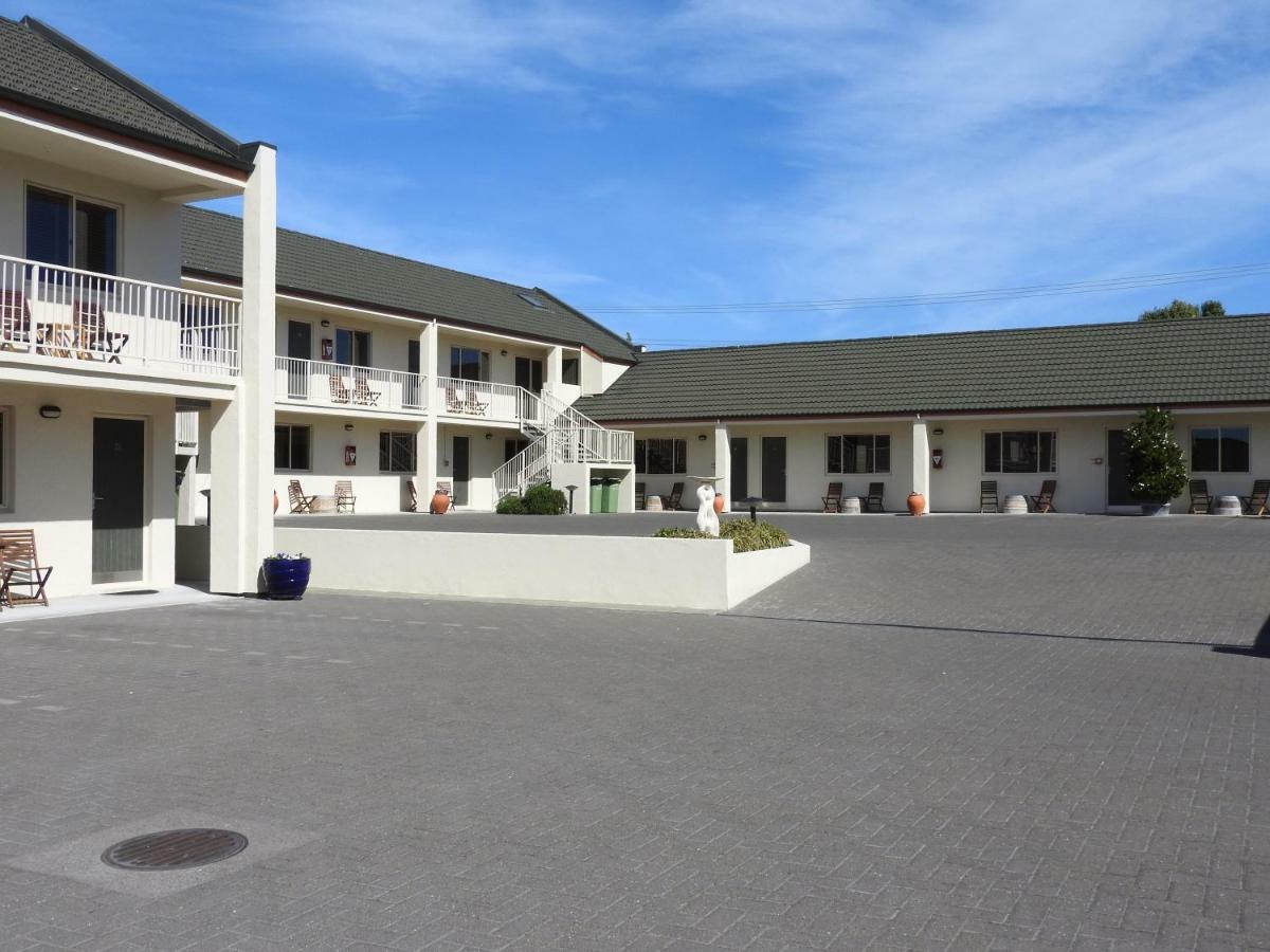 Wine Country Motel Havelock North Bagian luar foto