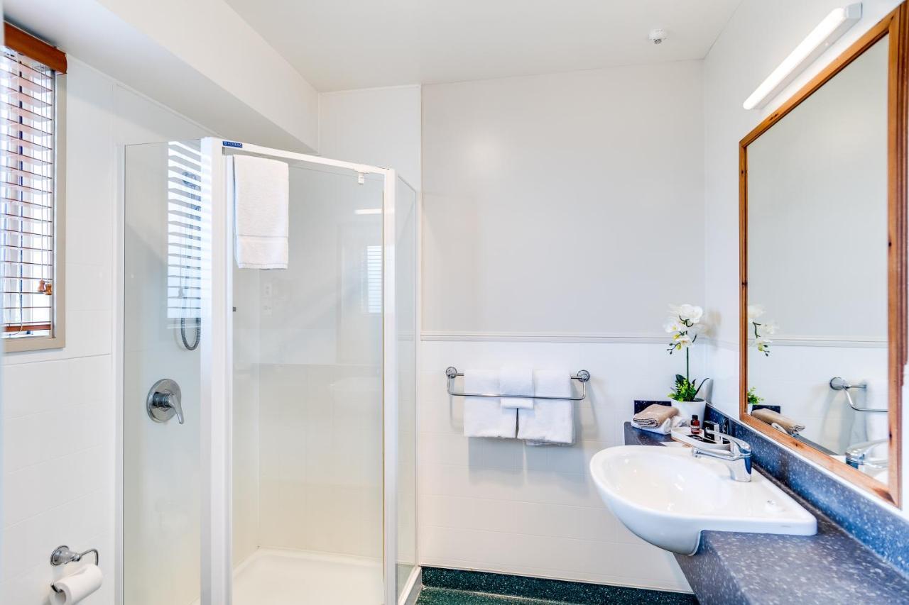 Wine Country Motel Havelock North Bagian luar foto