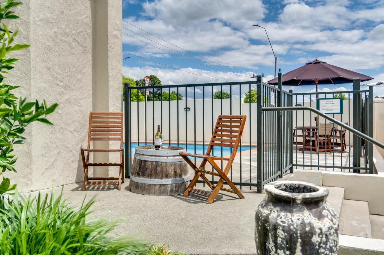 Wine Country Motel Havelock North Bagian luar foto