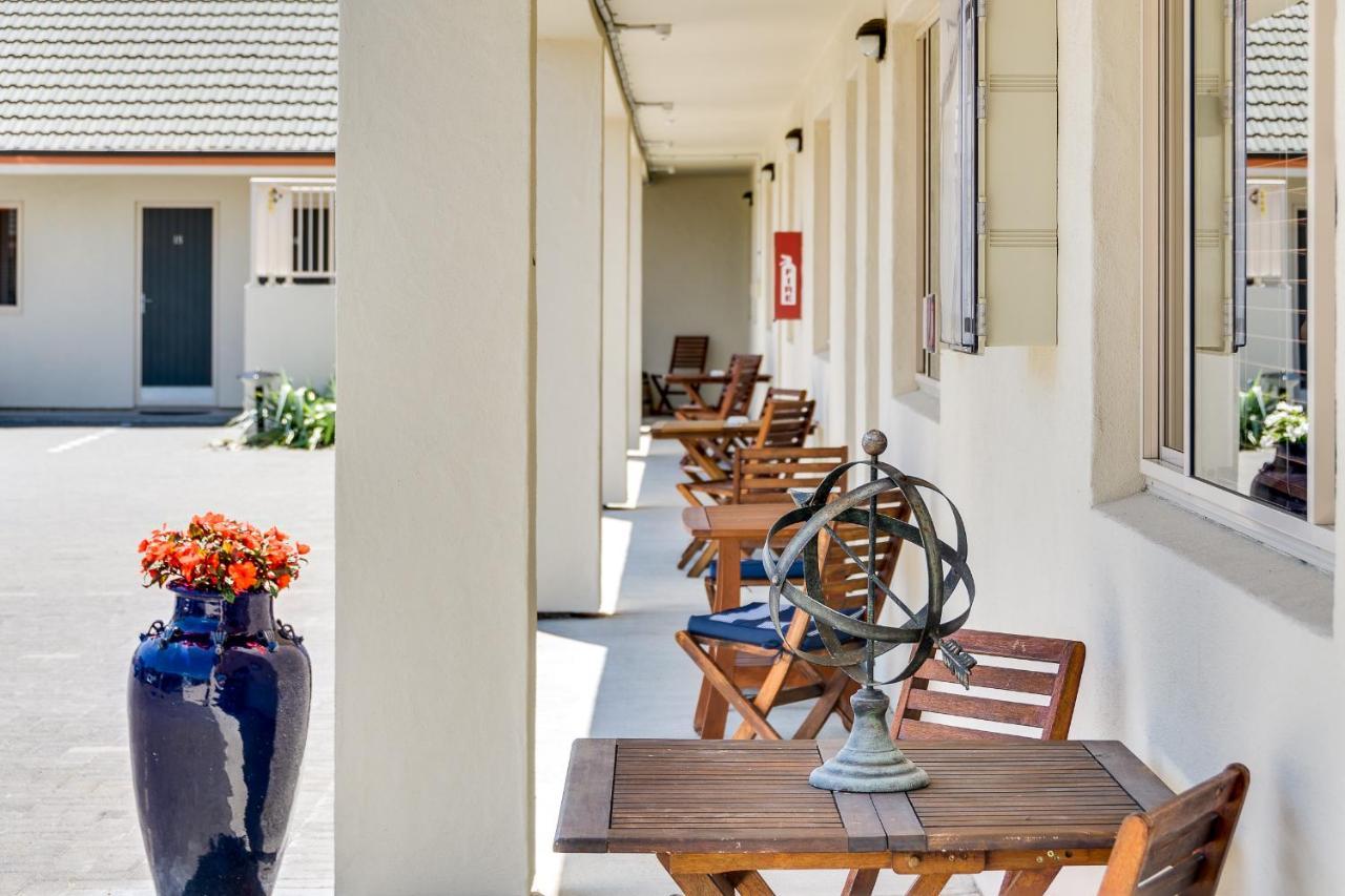 Wine Country Motel Havelock North Bagian luar foto